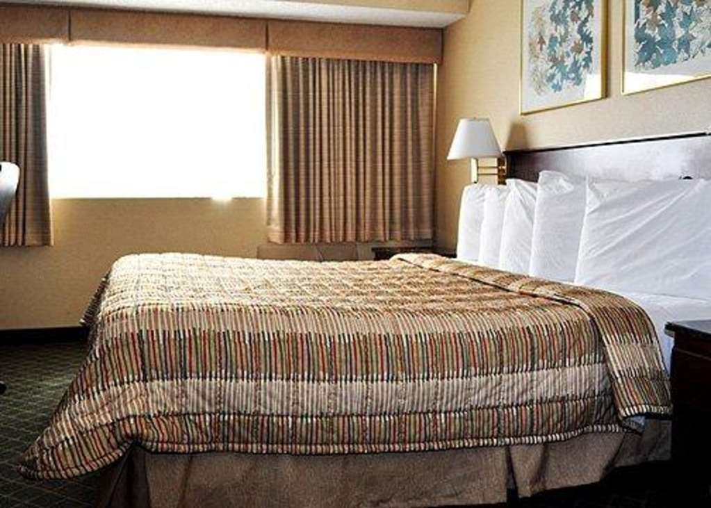 Rodeway Inn Sandston Bilik gambar