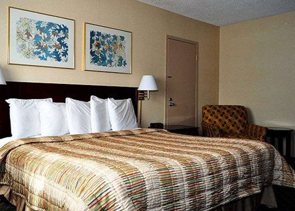 Rodeway Inn Sandston Bilik gambar