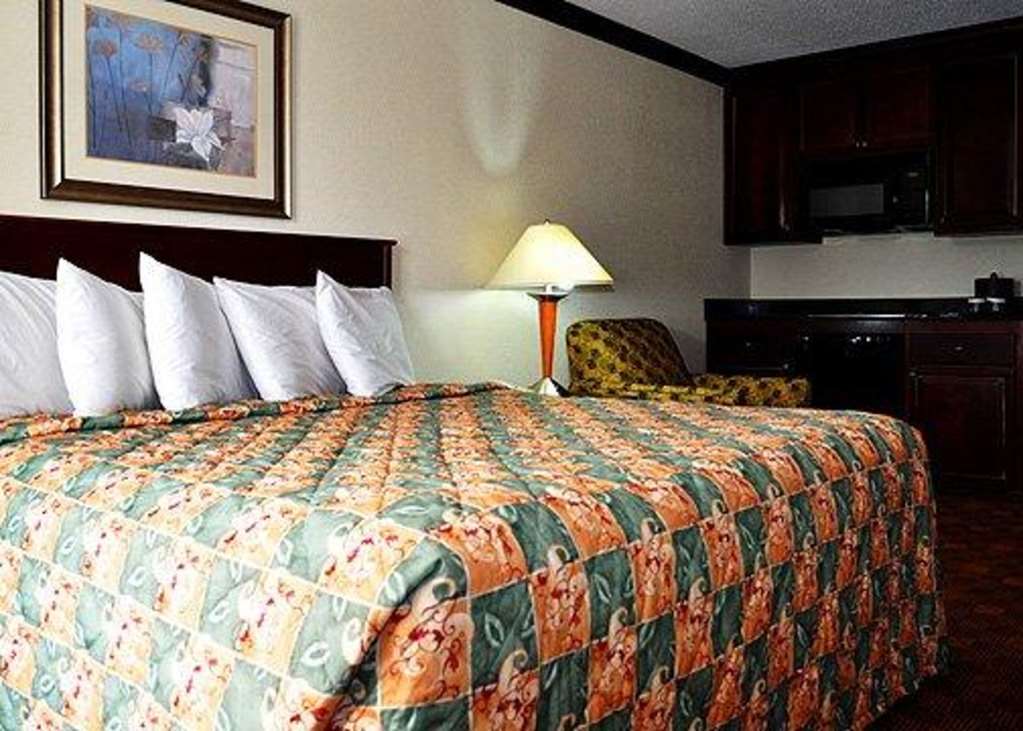 Rodeway Inn Sandston Bilik gambar
